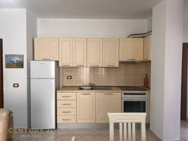 Tirane, jepet me qera apartament 2+1+Aneks+Ballkon Kati 5, 104 m² 500 € 