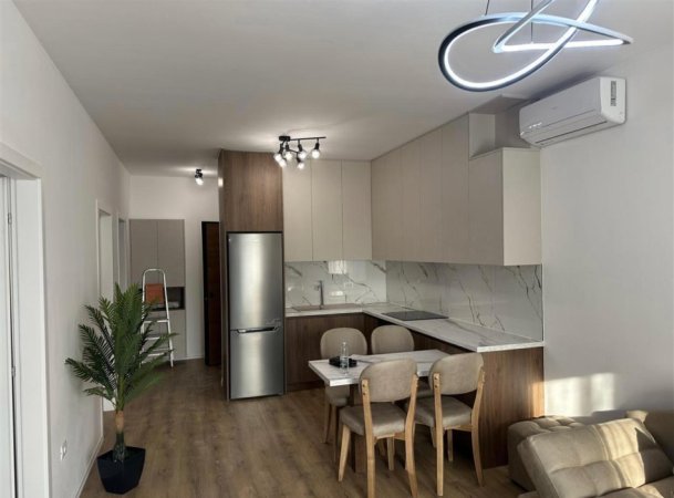 Tirane, jepet me qera apartament 2+1+Ballkon Kati 8, 100 m² 1.000 € 