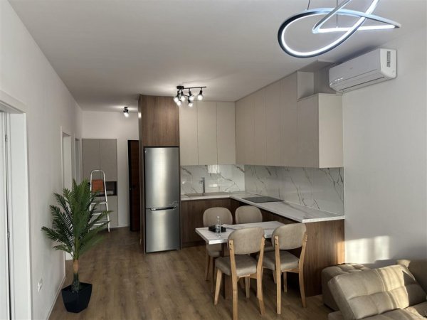 Tirane, jepet me qera apartament 2+1+Ballkon Kati 8, 77 m² 1000 € (Zogu i Zi)
