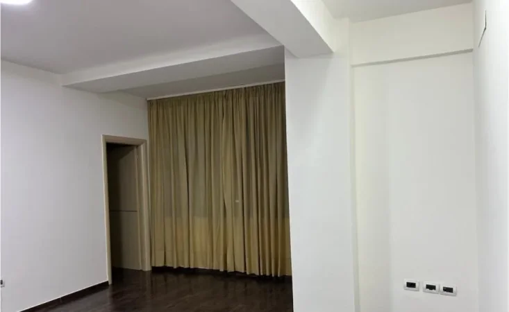Tirane, shitet apartament 1+1+Ballkon , 70 m² 210.000 € (Blloku)