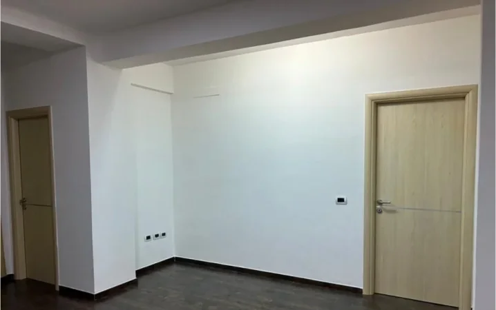 Tirane, shitet apartament 1+1+Ballkon , 70 m² 210.000 € (Blloku)
