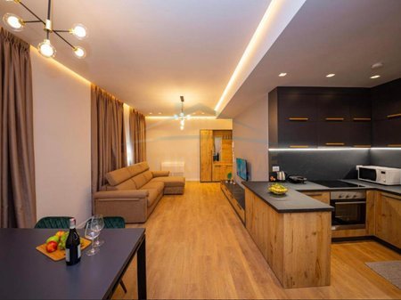 Tirane, shitet apartament 3+1 , 216 m² 895.000 € 