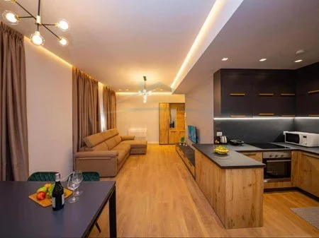 Tirane, shitet apartament 3+1 , 216 m² 895.000 € 