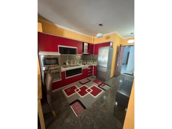 Tirane, jepet me qera apartament 2+1 Kati 2, 90 m² 600 € (Selite)