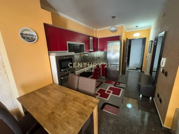 Tirane, jepet me qera apartament 2+1 Kati 2, 90 m² 600 € (Selite)