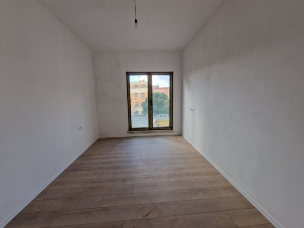 Tirane, jepet me qera zyre Kati 2, 107 m² 1.280 € (rruga e Barrikadave)