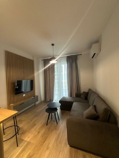 Tirane, jepet me qera apartament 1+1 Kati 2, 60 m² 400 € (Univers City)