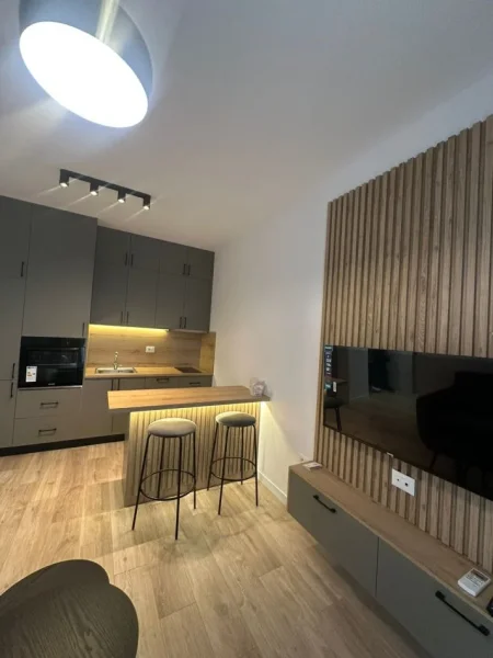 Tirane, jepet me qera apartament 1+1 Kati 2, 60 m² 400 € (Univers City)
