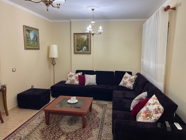Tirane, jepet me qera apartament 2+1 Kati 5, 1.000 € 