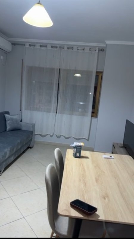 Tirane, jepet me qera apartament 2+1 Kati 5, 700 € 
