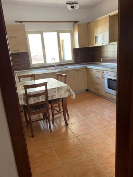 Tirane, jepet me qera apartament 1+1+Ballkon Kati 5, 65 m² 550 € 