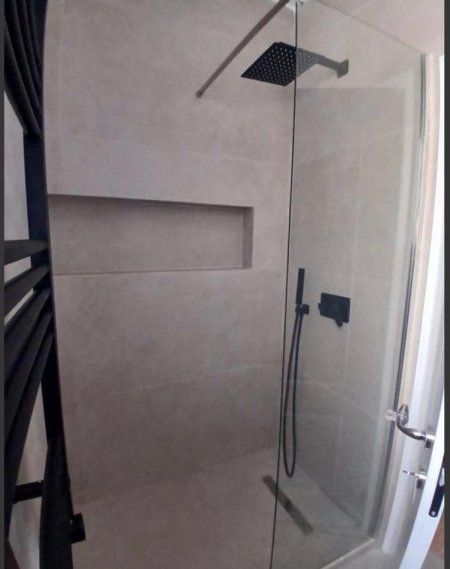 Tirane, jepet me qera apartament 1+1+Ballkon Kati 5, 65 m² 550 € 