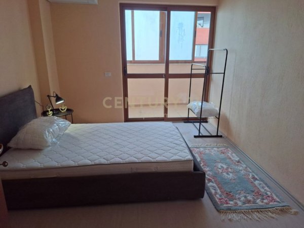 Tirane, jepet me qera apartament 2+1 Kati 6, 110 m² 500 € (Yzberish)