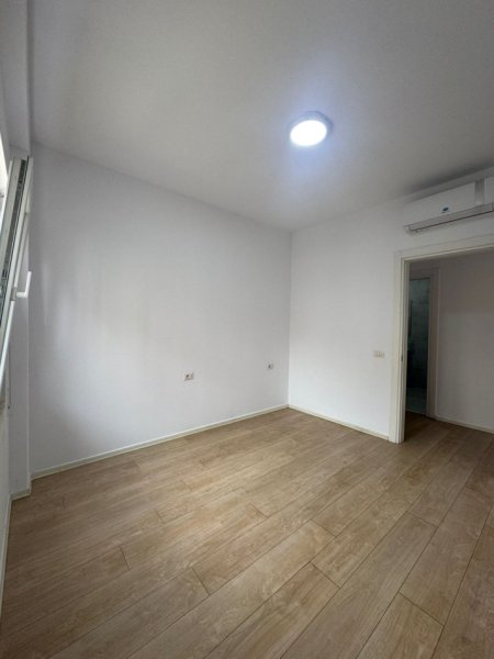 Tirane, jepet me qera apartament 2+1 , 85 m² 850 € (Rruga e Kosovareve)