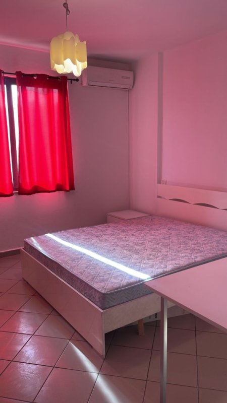 Tirane, jap me qera 2+1+Ballkon Kati 10, 115 m² 550 € (Ali Demi)