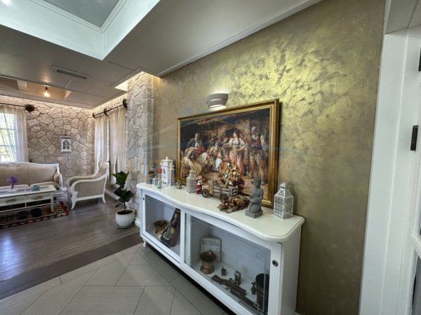 Tirane, shitet hotel Kati 0, 2.000 m² 3.000.000 € (Dajt)