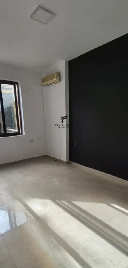 Tirane, jepet me qera Vile , 240 m² 1.300 € (RRUGA E DIBRES)
