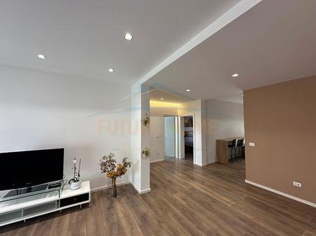 Tirane, shitet apartament 2+1 Kati 1, 136 m² 215.000 € 
