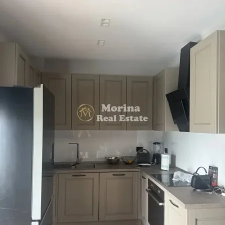 Tirane, shitet apartament 1+1 Kati 2, 80 m² 226.600 € (Teg)