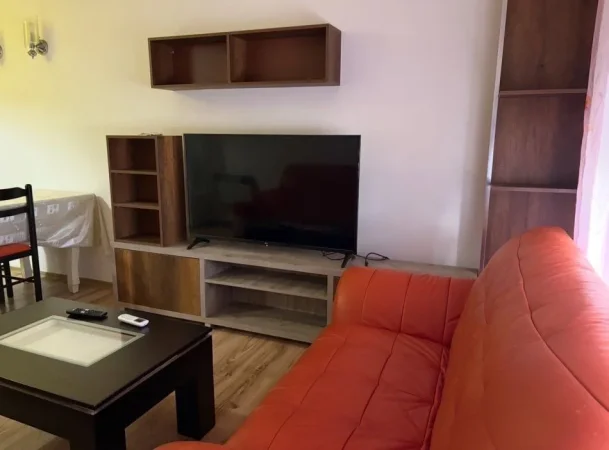 Tirane, jepet me qera apartament 1+1 , 65 m² 520 € (QYTETI STUDENT)