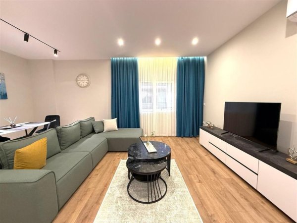 Tirane, jepet me qera apartament 1+1 Kati 3, 76 m² 600 € (FARKE)