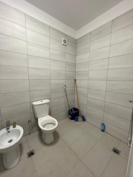 Tirane, shitet apartament 3+1 Kati 2, 100 m² 160.000 € (perballe Amerikan 3)