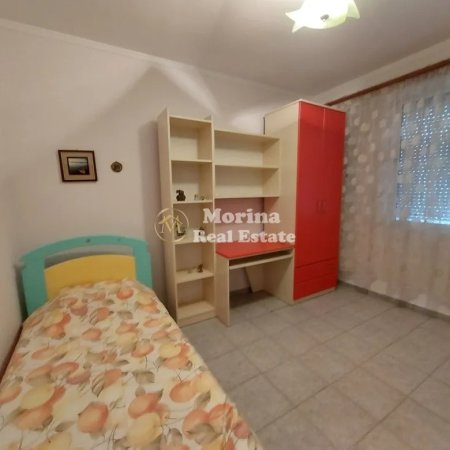 Tirane, jepet me qera apartament 4+1 Kati 8, 146 m² 1.000 € (Rruga Fortuzi)