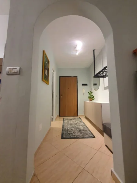 Tirane, jepet me qera apartament 1+1+Ballkon Kati 6, 91 m² 600 € (Shkolla Mihal Grameno)