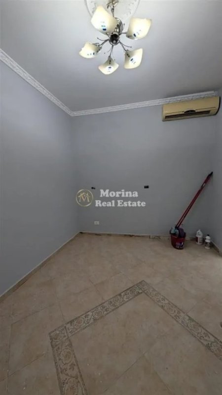 Tirane, jepet me qera shtepi 1+1 Kati 2, 50 m² 250 € (Rruga Gaqo Tashko)