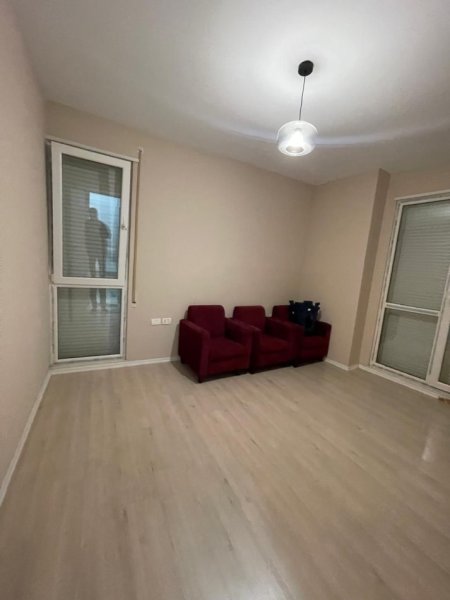 Tirane, shitet apartament 3+1+Aneks+Ballkon Kati 2, 111 m² 155.000 € (Rruga Bedri Karapici)