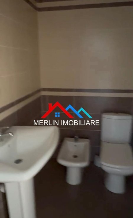 Tirane, jepet me qera ambjent biznesi Kati 2, 120 m² 820 € (RRUGA 5 MAJI)