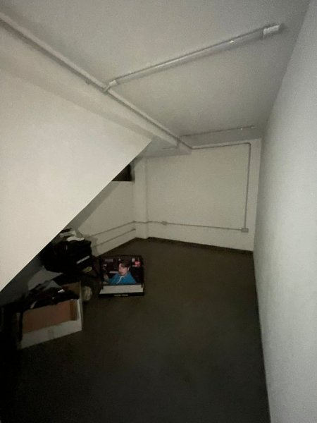 Tirane, jepet me qera dyqan Kati 0, 105 m² 1.800 € (KOMUNA E PARISIT)