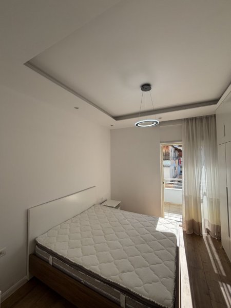 Tirane, shitet apartament 1+1+Ballkon Kati 5, 72 m² 145.000 € (Bill Klinton)