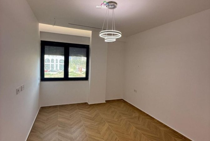 Tirane, jap me qera zyre Kati 1, 130 m² 1.500 € (nexho konomi)