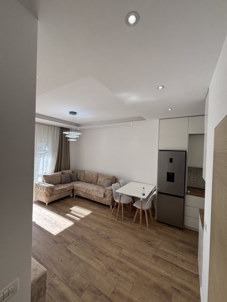 Tirane, shitet apartament 1+1+Ballkon Kati 5, 72 m² 145.000 € (Bill Klinton)