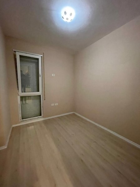 Tirane, shitet apartament 3+1 Kati 2, 100 m² 160.000 € (Spitali Amerikan 3)