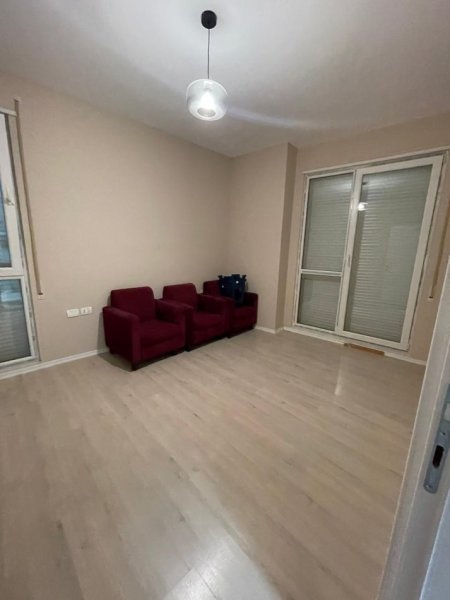 Tirane, shitet apartament 3+1 Kati 2, 100 m² 160.000 € (Spitali Amerikan 3)