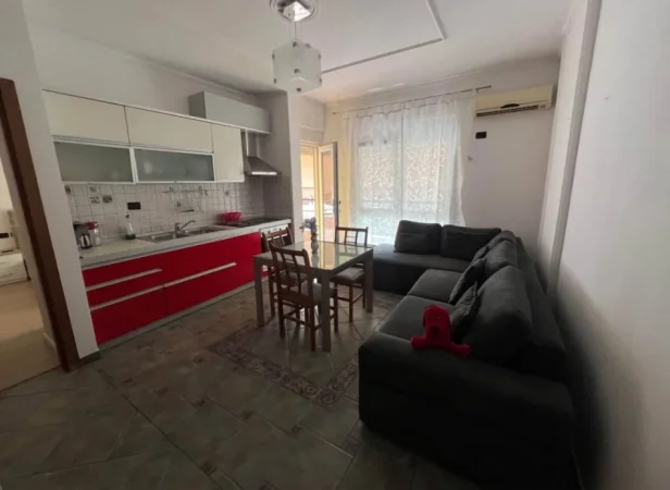 Tirane, jepet me qera apartament 1+1 Kati 4, 70 m² 650 € (RRUGA E KAVAJES)