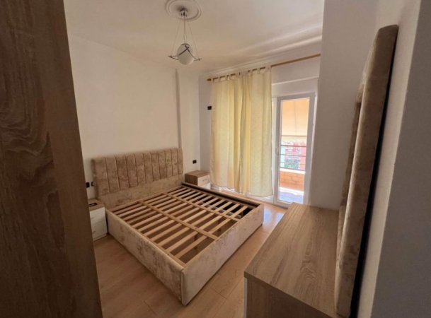 Tirane, jepet me qera apartament 1+1 Kati 4, 70 m² 650 € (RRUGA E KAVAJES)