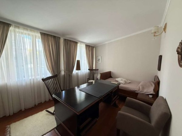 Tirane, shes apartament 3+1+Aneks+Ballkon Kati 2, 155 m² 496.000 € (Pran Xheko Imperial)