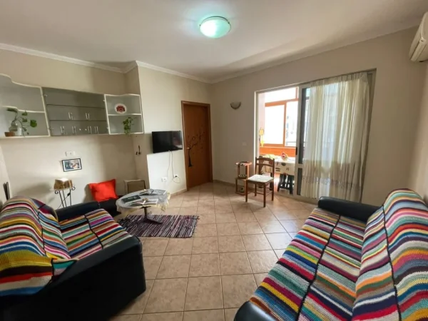 Tirane, jepet me qera apartament 1+1 Kati 6, 50 m² 500 € (pazari ri)