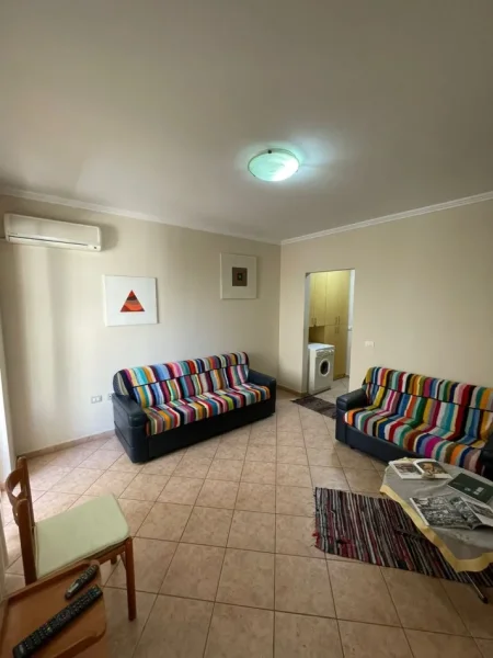 Tirane, jepet me qera apartament 1+1 Kati 6, 50 m² 500 € (pazari ri)