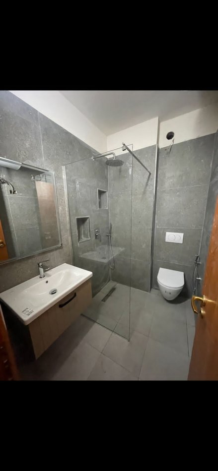 Tirane, jepet me qera apartament 1+1 Kati 6, 50 m² 500 € (pazari ri)