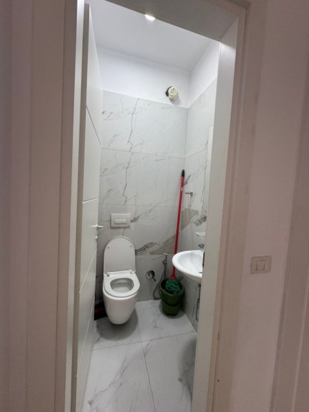 Tirane, jepet me qera apartament 2+1 Kati 3, 115 m² 850 € 