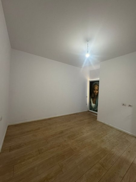 Tirane, jepet me qera apartament 2+1 Kati 3, 115 m² 850 € 