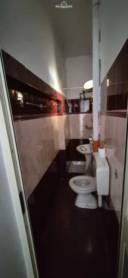 Tirane, jepet me qera Vile 3 Katshe Kati 3, 240 m² 1.300 € (rruga e dibres)