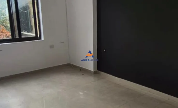 Tirane, jepet me qera Vile 2+1 Kati 3, 240 m² 1.300 € (SELVIA)