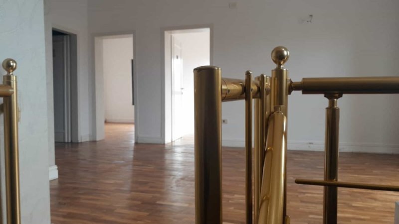 Tirane, jepet me qera Vile 3 Katshe , 450 m² 1.500 € (allais)