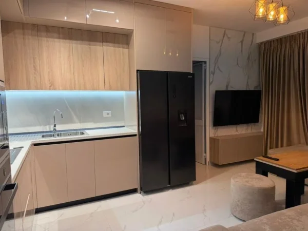 Tirane, jepet me qera apartament 1+1 Kati 8, 63 m² 550 € (astir)