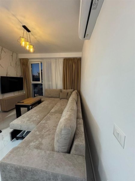 Tirane, jepet me qera apartament 1+1 Kati 8, 63 m² 550 € (astir)